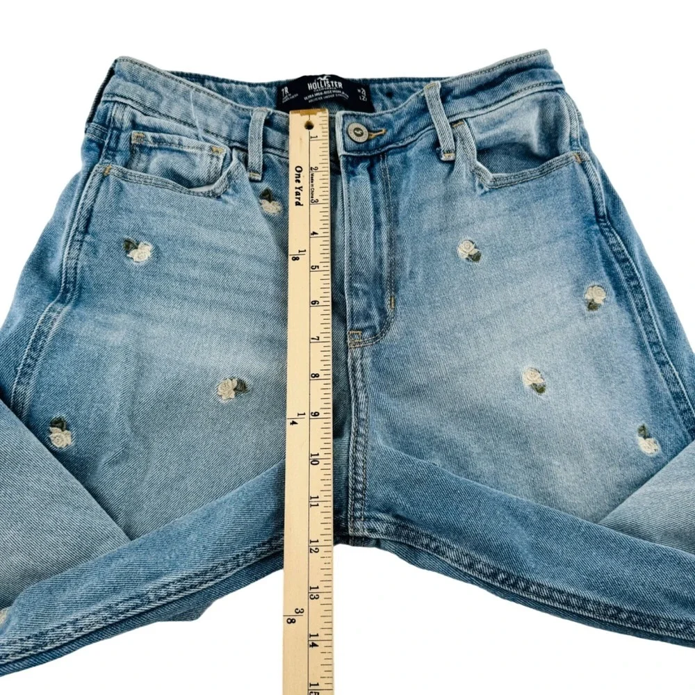 Hollister‎ Ultra High-Rise Mom Jeans Distressed Denim Size 7R